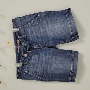 Womens low rise American Eagle 9" denim shorts- Sz 4- 9"